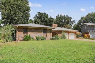1306 E Brookfield Lane, Derby, KS 67037