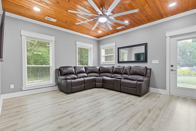 12332 Loganberry Drive, Alexander, AR 72002