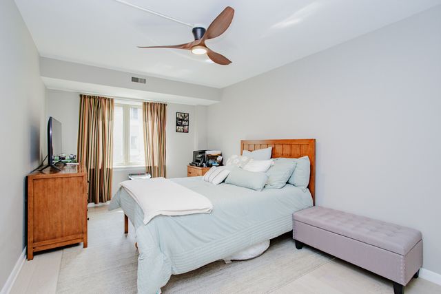 2420 W Talcott Road 211, Park Ridge, IL 60068
