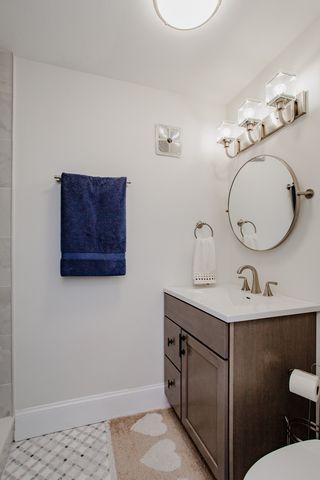 2420 W Talcott Road 211, Park Ridge, IL 60068