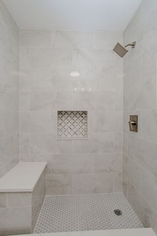 2420 W Talcott Road 211, Park Ridge, IL 60068