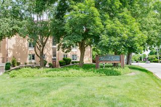 2420 W Talcott Road 211, Park Ridge, IL 60068