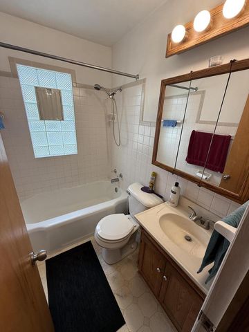 2210 S 56th STREET, West Allis, WI 53219