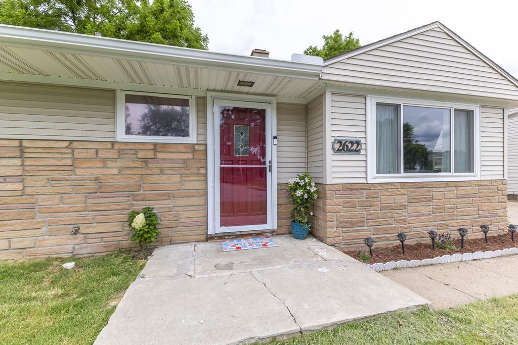 2622 AVENUE H, Council Bluffs, IA 51501