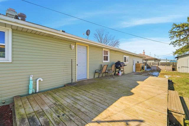 114 WALLACE STREET, Combined Locks, WI 54113