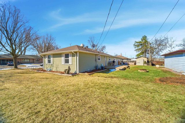 114 WALLACE STREET, Combined Locks, WI 54113