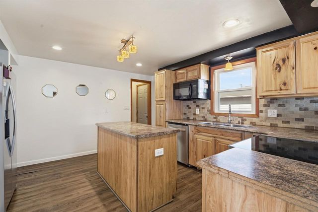 114 WALLACE STREET, Combined Locks, WI 54113