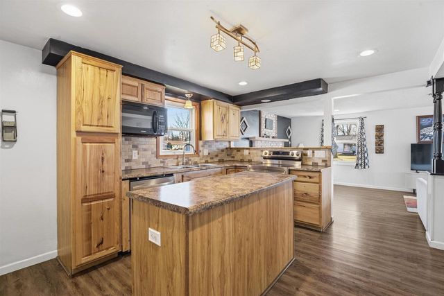 114 WALLACE STREET, Combined Locks, WI 54113