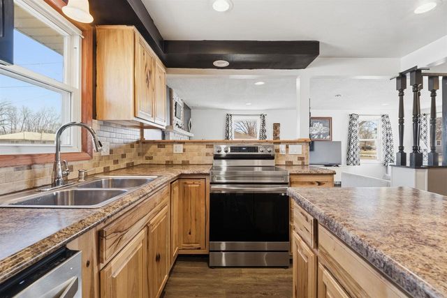 114 WALLACE STREET, Combined Locks, WI 54113