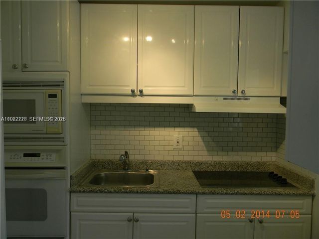 16508 NE 26th Ave 502, North Miami Beach, FL 33160