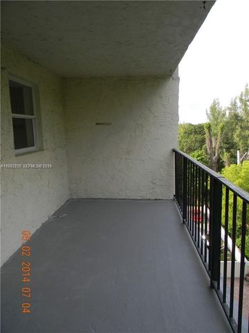 16508 NE 26th Ave 502, North Miami Beach, FL 33160