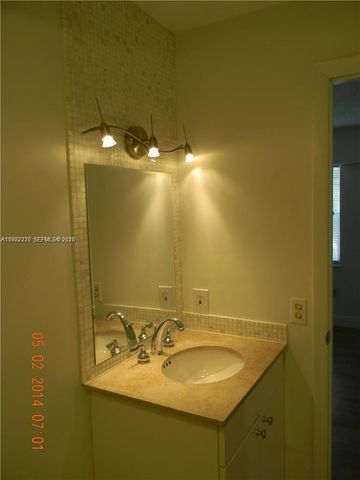 16508 NE 26th Ave 502, North Miami Beach, FL 33160