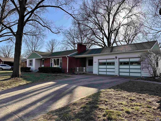 1305 SW Ward PKY, Topeka, KS 66604