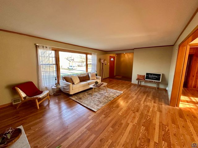 1305 SW Ward PKY, Topeka, KS 66604