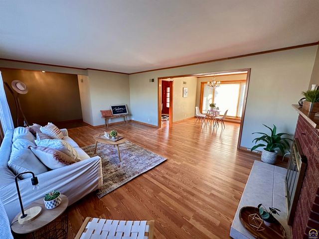 1305 SW Ward PKY, Topeka, KS 66604