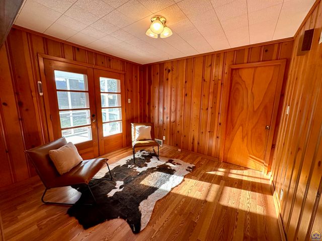 1305 SW Ward PKY, Topeka, KS 66604