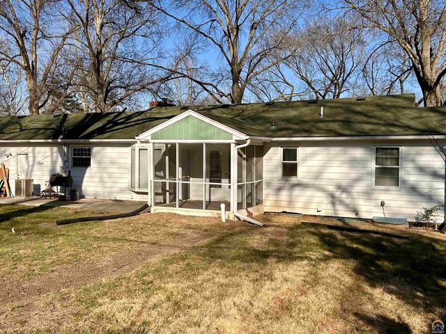 1305 SW Ward PKY, Topeka, KS 66604