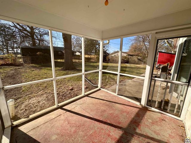 1305 SW Ward PKY, Topeka, KS 66604