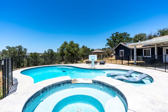 42802 Woodmar Drive, Coarsegold, CA 93614