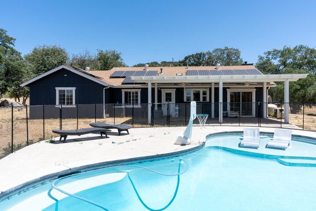 42802 Woodmar Drive, Coarsegold, CA 93614