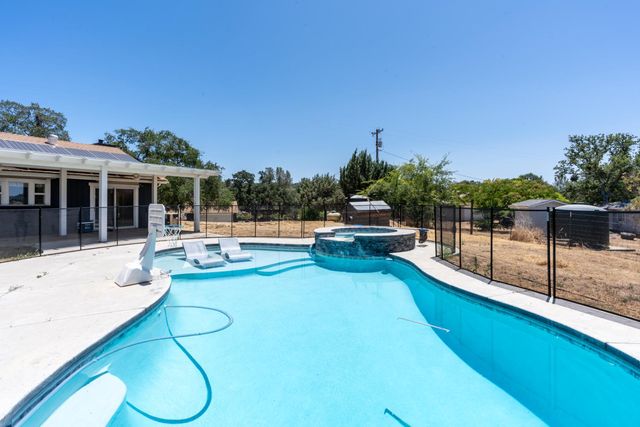 42802 Woodmar Drive, Coarsegold, CA 93614