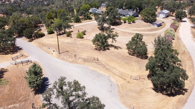 42802 Woodmar Drive, Coarsegold, CA 93614