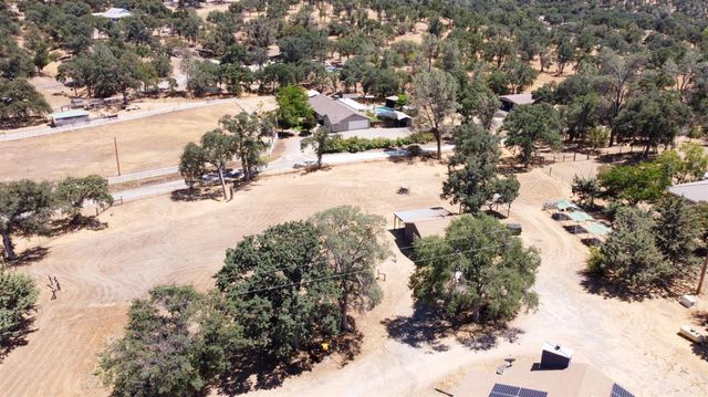42802 Woodmar Drive, Coarsegold, CA 93614