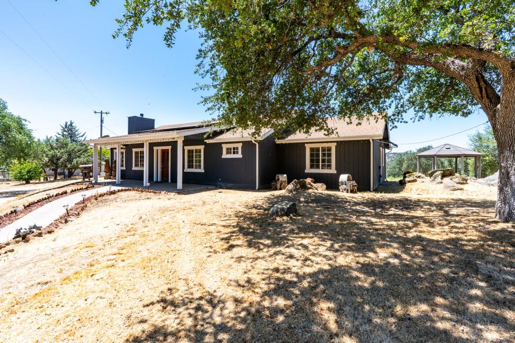 42802 Woodmar Drive, Coarsegold, CA 93614