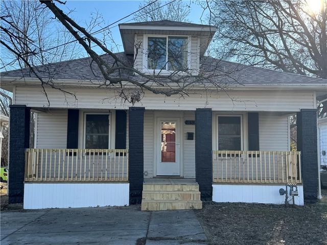 432 E Market Street, Warrensburg, MO 64093