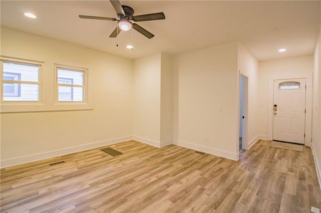 432 E Market Street, Warrensburg, MO 64093