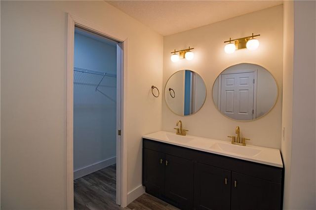 432 E Market Street, Warrensburg, MO 64093