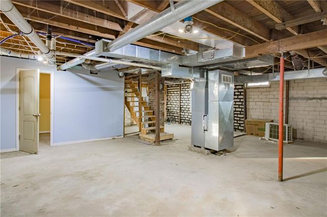 432 E Market Street, Warrensburg, MO 64093