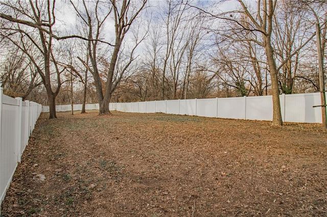 432 E Market Street, Warrensburg, MO 64093