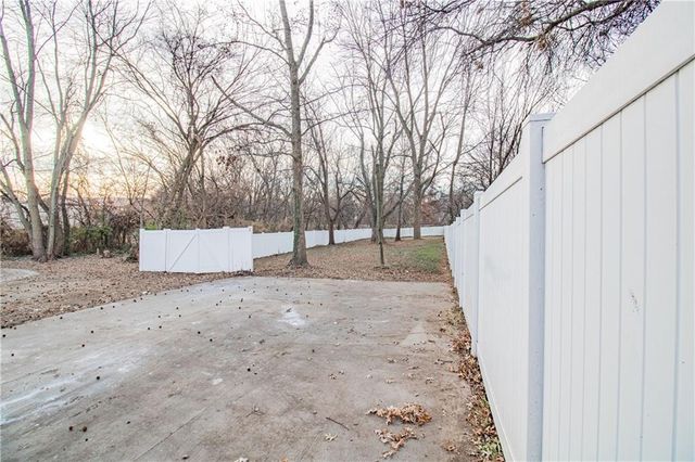 432 E Market Street, Warrensburg, MO 64093