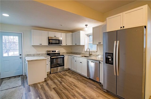 432 E Market Street, Warrensburg, MO 64093