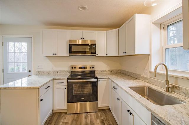 432 E Market Street, Warrensburg, MO 64093