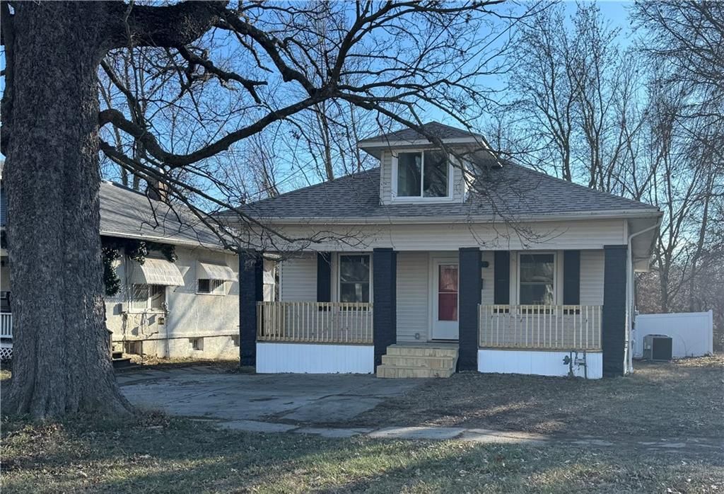 432 E Market Street, Warrensburg, MO 64093