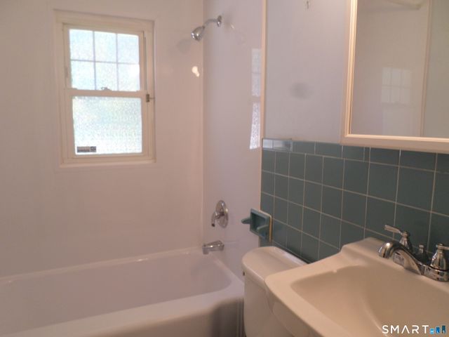 200 Highland Avenue, Hamden, CT 06518