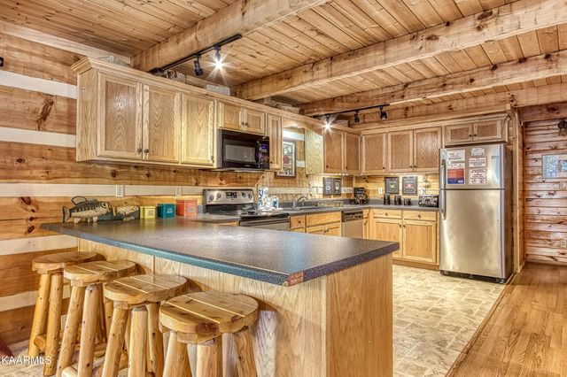 1515 Bluff Ridge Rd, Sevierville, TN 37876