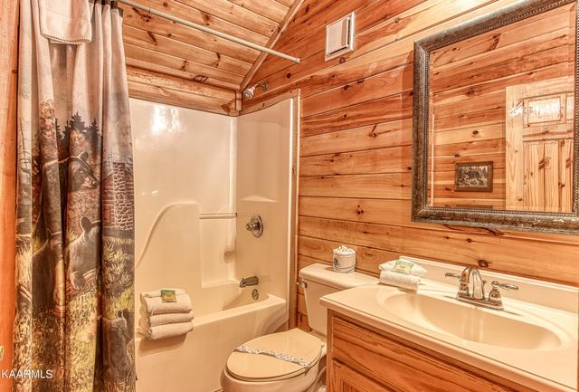 1515 Bluff Ridge Rd, Sevierville, TN 37876