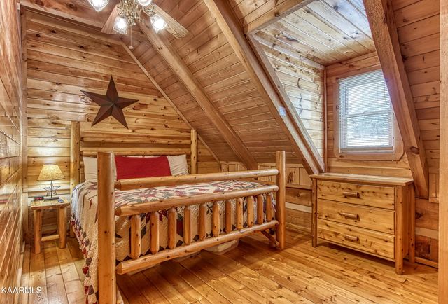 1515 Bluff Ridge Rd, Sevierville, TN 37876