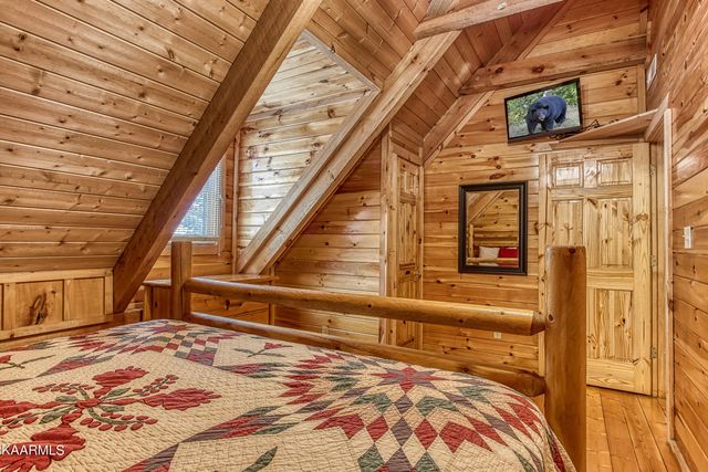 1515 Bluff Ridge Rd, Sevierville, TN 37876