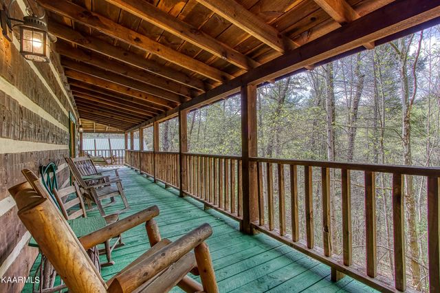 1515 Bluff Ridge Rd, Sevierville, TN 37876