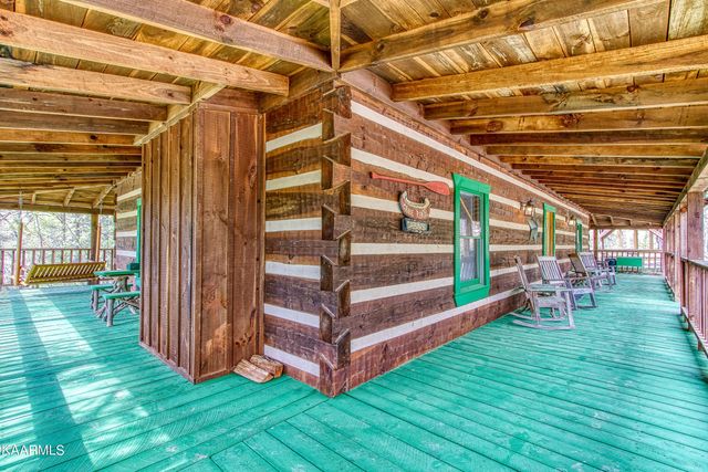 1515 Bluff Ridge Rd, Sevierville, TN 37876