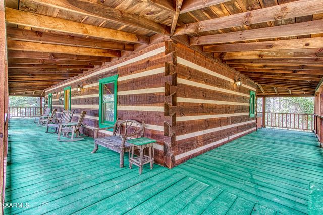 1515 Bluff Ridge Rd, Sevierville, TN 37876