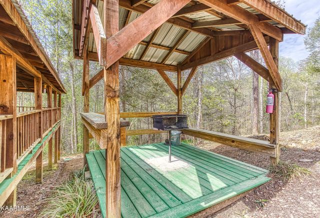 1515 Bluff Ridge Rd, Sevierville, TN 37876