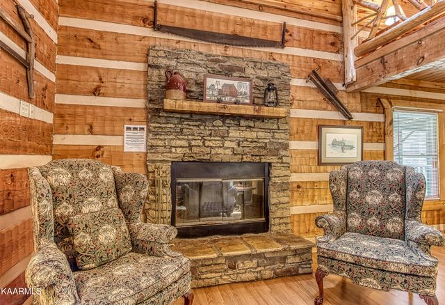 1515 Bluff Ridge Rd, Sevierville, TN 37876