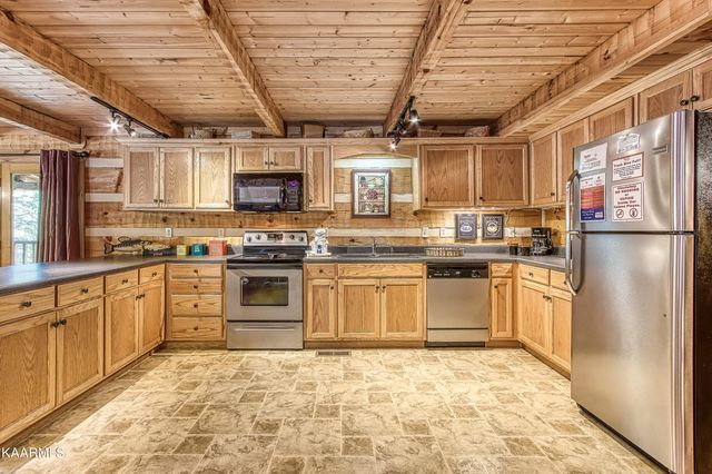 1515 Bluff Ridge Rd, Sevierville, TN 37876