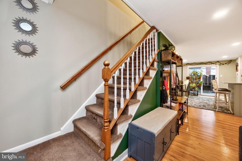 907 OXFORD AVE, Phoenixville, PA 19460 — photo 2