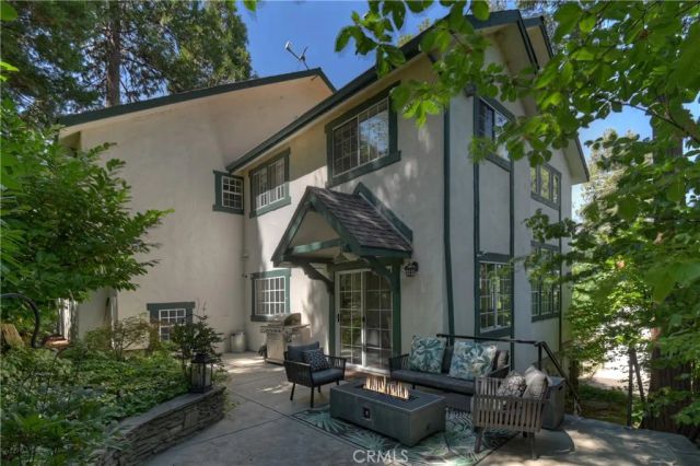 244 Corona Circle, Lake Arrowhead, CA 92352